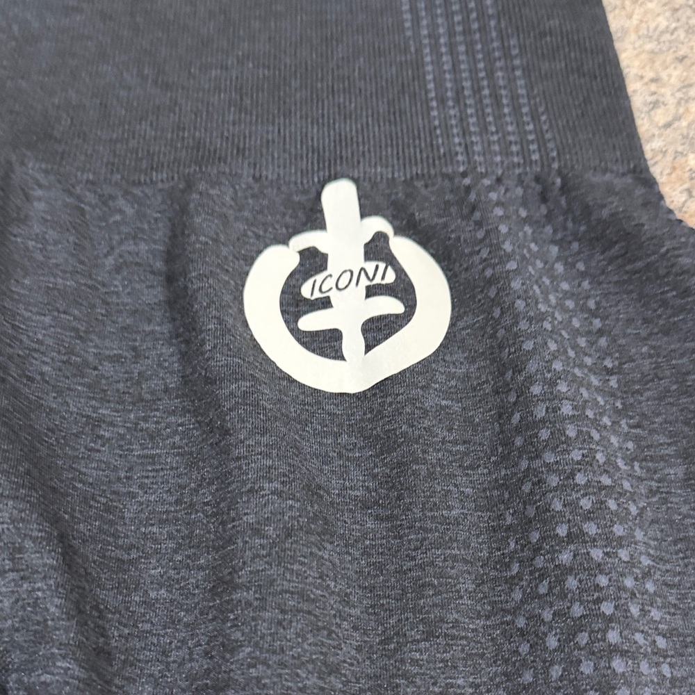 Ioni Black Leggings size small - Picture 4 of 7